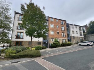 Greenlea Court, Huddersfield, HD5 8QB