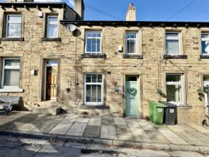Watercroft, Almondbury, Huddersfield, HD5 8UT