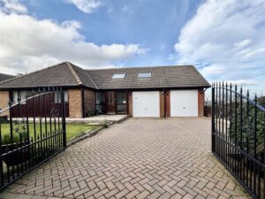 Blackmoorfoot, Linthwaite, Huddersfield, HD7 5TR