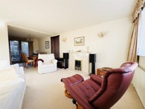 Springfield Lane, Kirkburton, Huddersfield HD8 0NZ