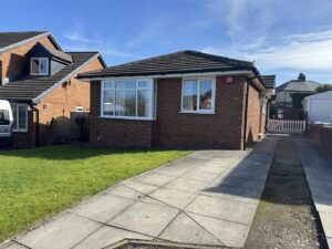 Woodlands Drive, Skelmanthorpe, Huddersfield HD8 9DB