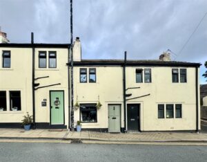 Westgate, Almondbury, Huddersfield, HD5 8XJ