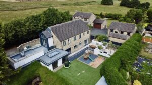 Woodside Road, Beaumont Park, Huddersfield, HD4 5JG