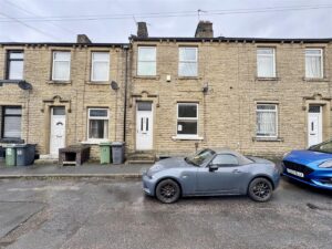 Trevelyan Street, Moldgreen, Huddersfield, HD5 8AN