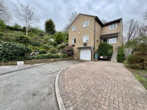 Greenside Crescent, Waterloo, Huddersfield, HD5 8QJ