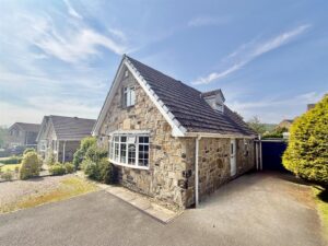 Westfield Avenue, Meltham, Holmfirth, HD9 5PY