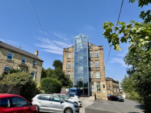 Fearnley Mill Drive, Huddersfield, HD5 0RD