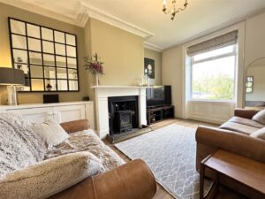 Penistone Road, Kirkburton, Huddersfield, HD8 0RB