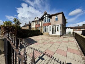 Long Lane, Dalton, Huddersfield, HD5 9SG