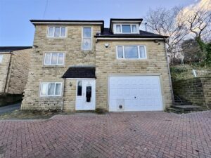 Forest Road, Almondbury, Huddersfield, HD5 8EU