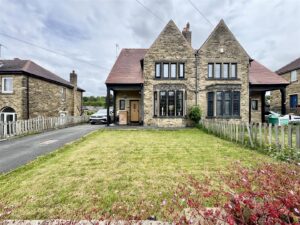Broadgate, Almondbury, Huddersfield, HD5 8HR