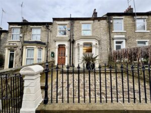 Dog Kennel Bank, Huddersfield, HD5 8JB