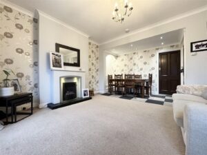 Glen View Road, Shelley, Huddersfield HD8 8JS