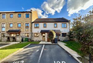 Greenlea Court, Huddersfield, HD5 8QB