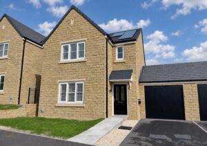 Cliffe Hill View, Skelmanthorpe, Huddersfield, HD8 9ZD