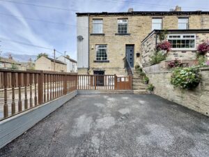 Knowle Road, Kirkheaton, Huddersfield, HD5 0DW