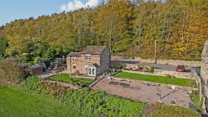 Edge Road, Thornhill, WF12 0QF