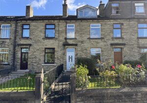 Penistone Road, Kirkburton, Huddersfield, HD8 0RB