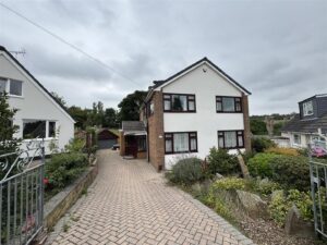 Thorpes Avenue, Denby Dale, HD8 8SP