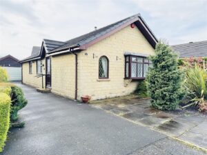 Dene Park, Kirkburton, Huddersfield HD8 0XJ