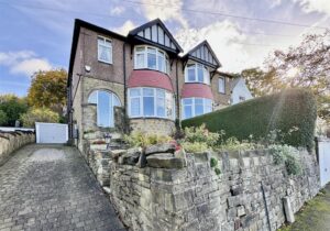 Wheatroyd Lane, Almondbury, Huddersfield, HD5 8XS